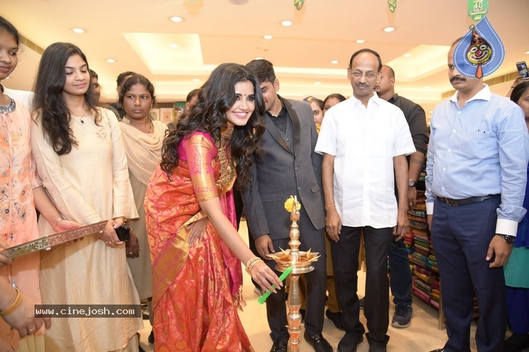 Anutex Shopping Mall Grand Festival Collection Launch - 17 / 21 photos