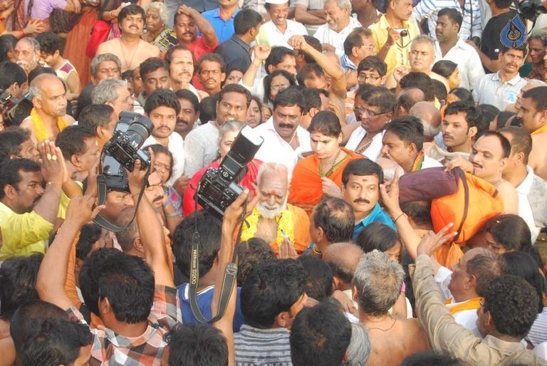 AP Godavari Pushkaralu 2015 Photos - 19 / 74 photos