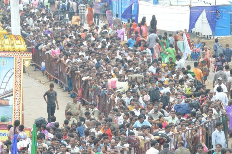 AP Godavari Pushkaralu 2015 Photos - 49 / 74 photos