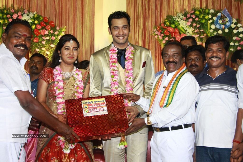 Arulnidhi - Keerthana Wedding Reception Stills - 13 / 46 photos