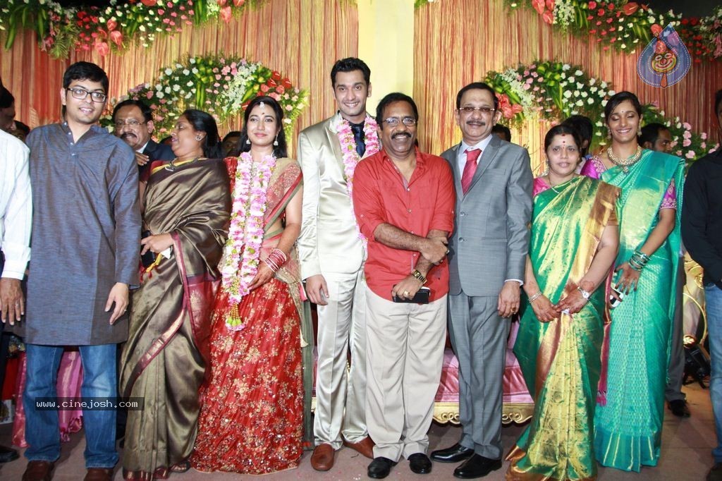 Arulnidhi - Keerthana Wedding Reception Stills - 15 / 46 photos