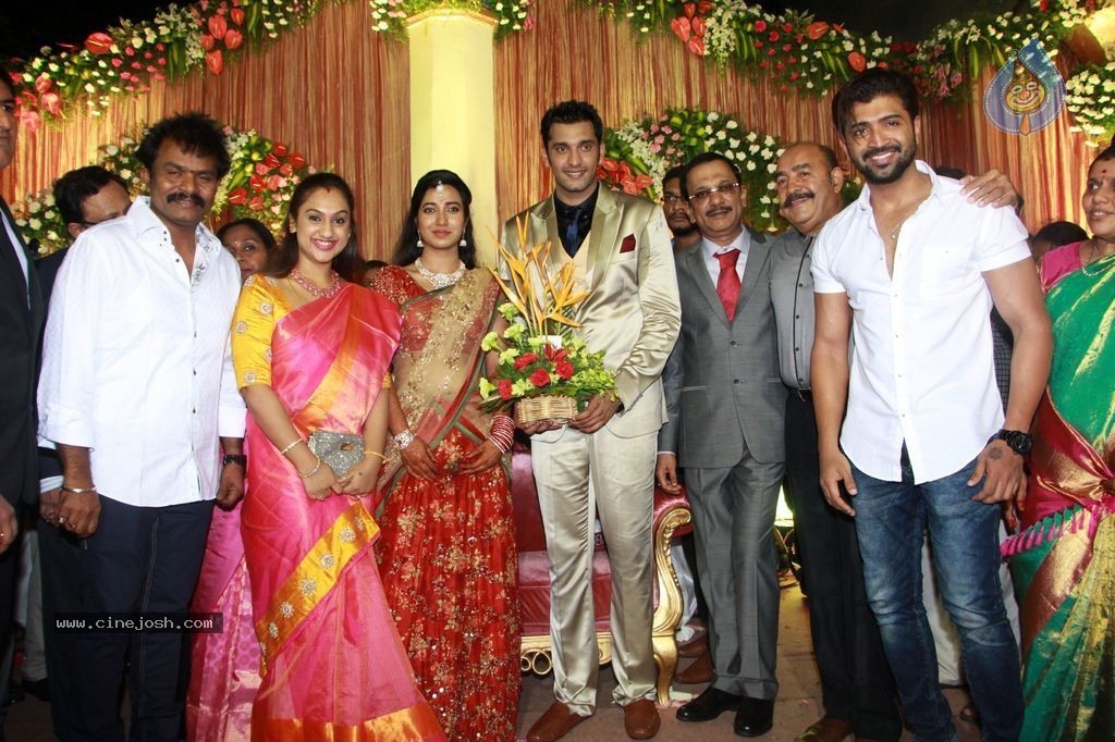 Arulnidhi - Keerthana Wedding Reception Stills - 20 / 46 photos