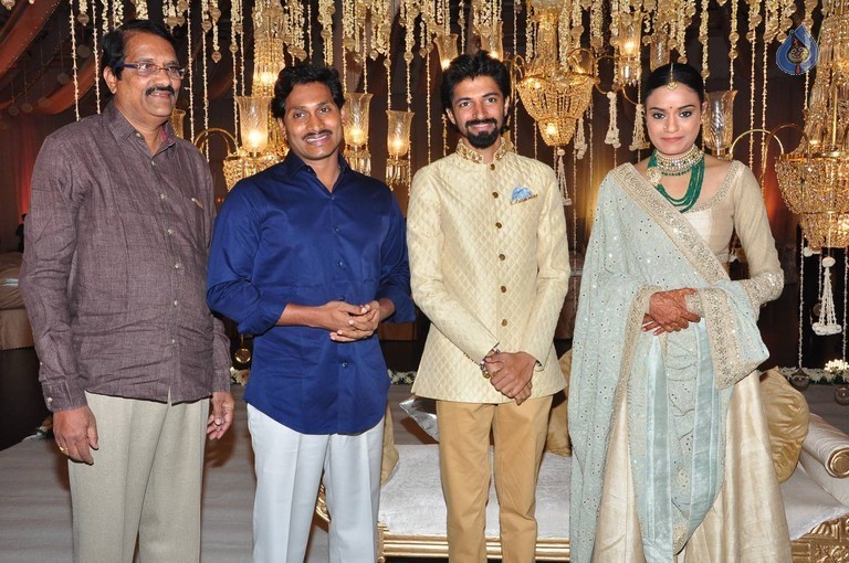 Aswini Dutt Daughter Wedding Reception 1 - 101 / 110 photos