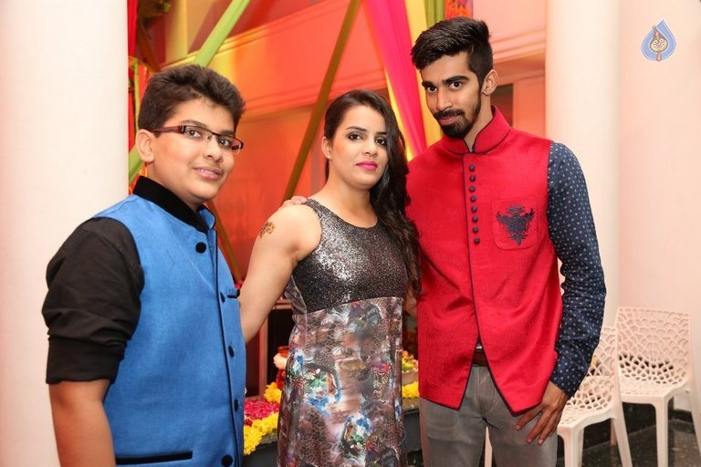 Avinash and Aayna Sufi Ceremony Photos - 76 / 81 photos