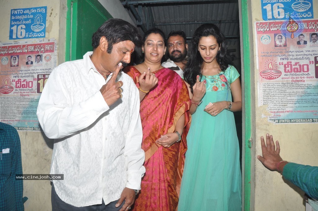 Balakrishna and Family Cast Their Votes - 7 / 75 photos
