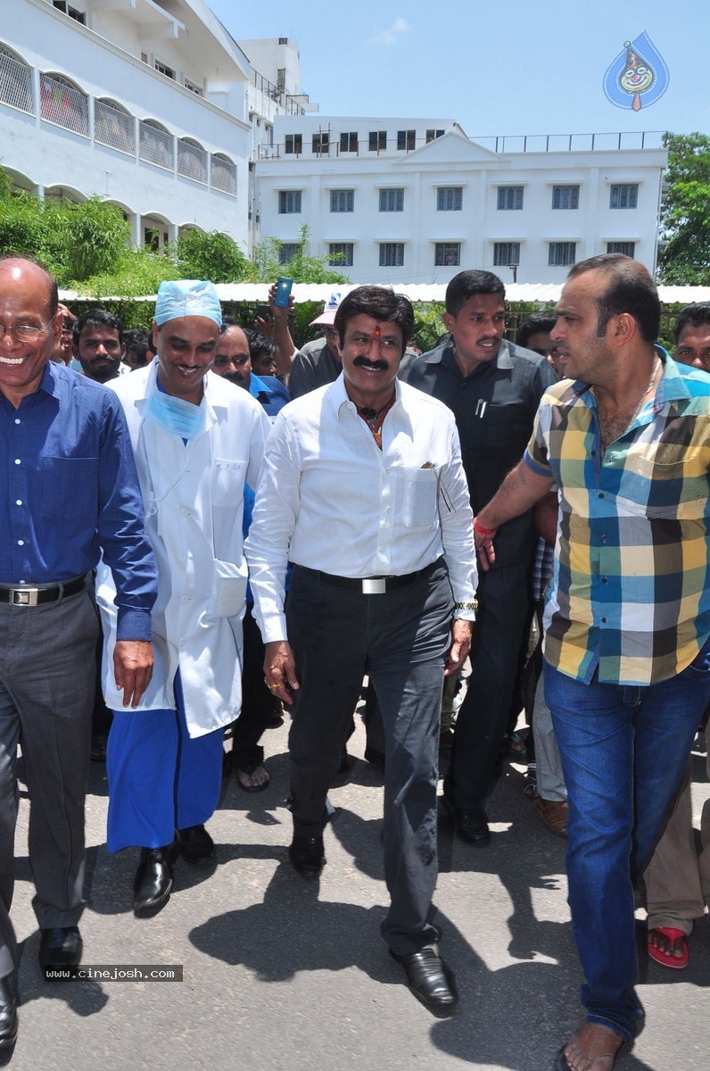 Balakrishna Birthday Celebrations at Basavatarakam Cancer Hospital - 31 / 63 photos