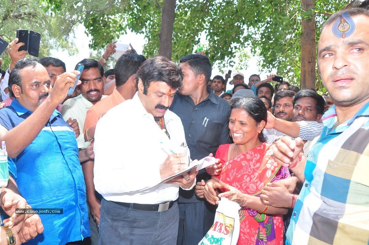 Balakrishna Birthday Celebrations at Basavatarakam Cancer Hospital - 35 / 63 photos