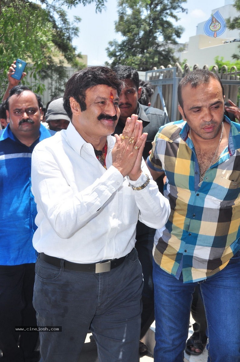 Balakrishna Birthday Celebrations at Basavatarakam Cancer Hospital - 45 / 63 photos