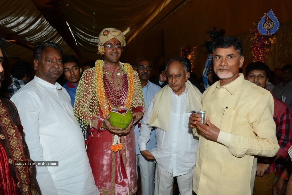 Chandra Babu Naidu at Tejaswini Wedding - 8 / 78 photos