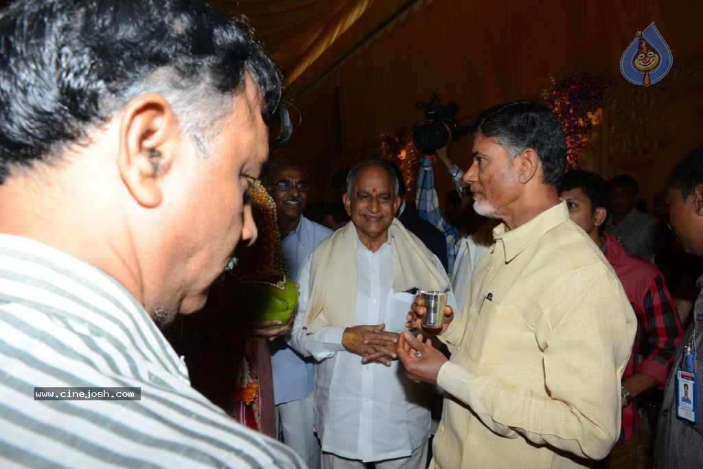 Chandra Babu Naidu at Tejaswini Wedding - 11 / 78 photos