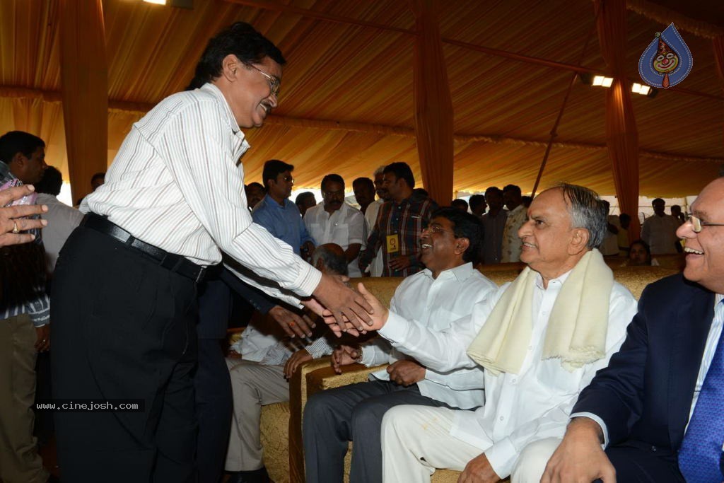 Chandra Babu Naidu at Tejaswini Wedding - 23 / 78 photos