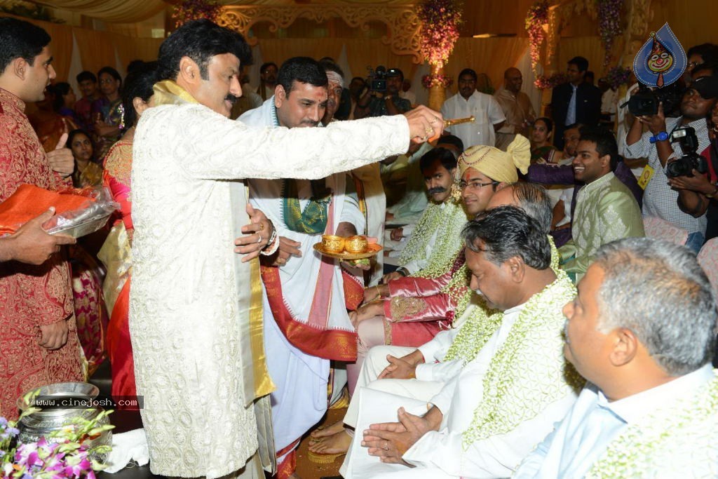 Chandra Babu Naidu at Tejaswini Wedding - 41 / 78 photos
