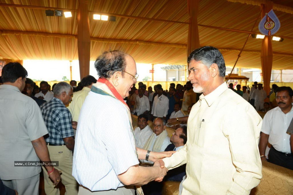 Chandra Babu Naidu at Tejaswini Wedding - 48 / 78 photos