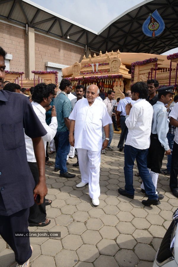 Politicians and Tollywood Stars at Balakrishna Daughter Wedding - 24 / 48 photos