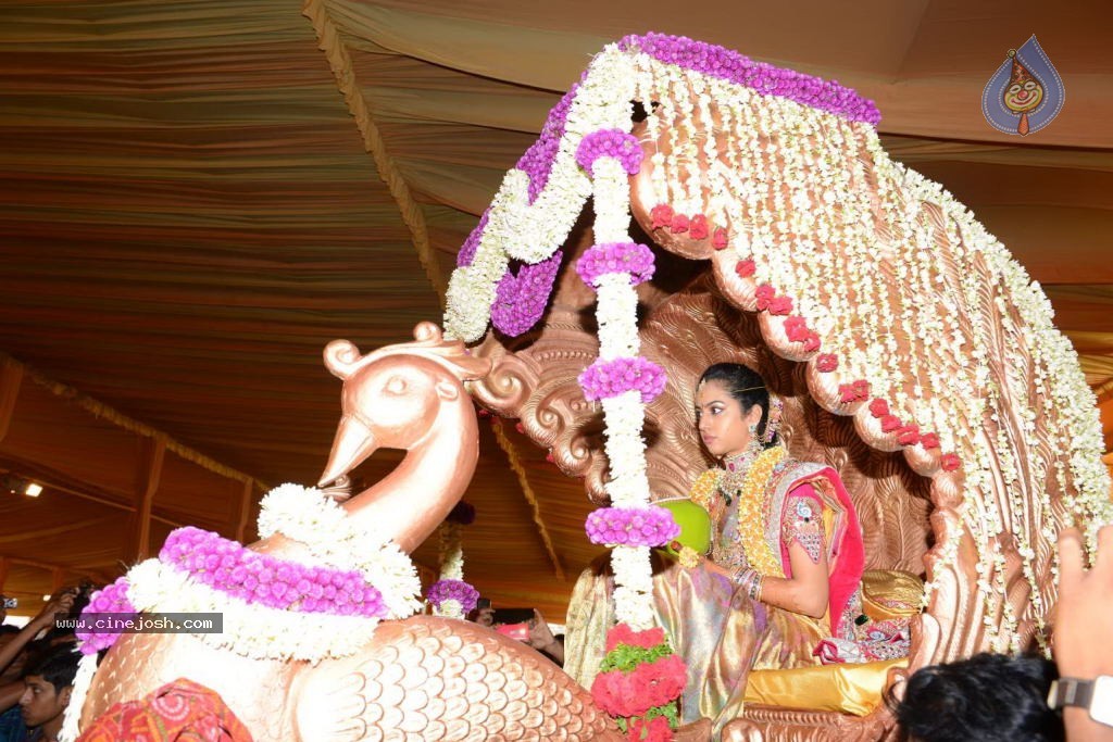 Balakrishna Daughter Tejaswini in Pallaki Photos - 58 / 172 photos