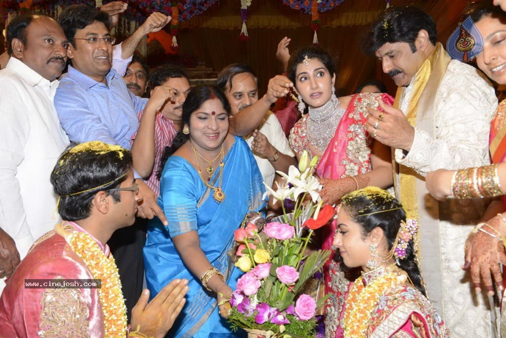 Balakrishna Daughter Tejaswini in Pallaki Photos - 116 / 172 photos
