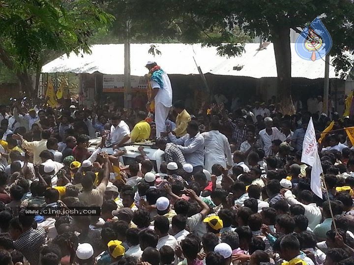 Balakrishna Hindupur Nomination Hungama - 8 / 24 photos