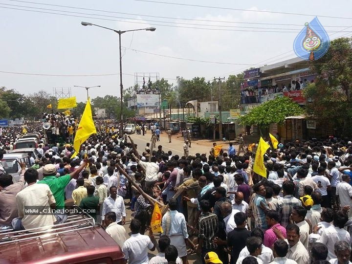 Balakrishna Hindupur Nomination Hungama - 11 / 24 photos