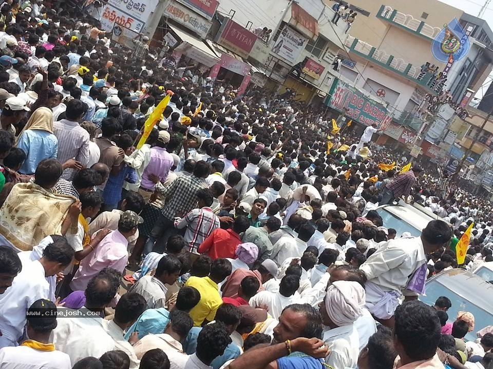 Balakrishna Hindupur Nomination Hungama - 12 / 24 photos