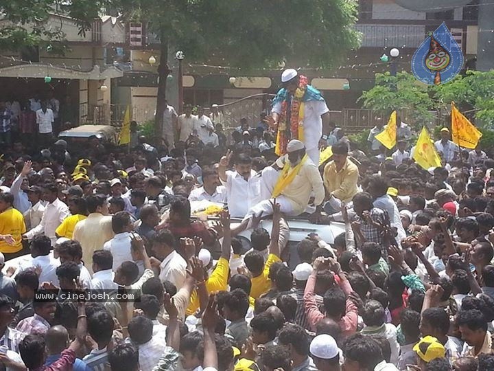 Balakrishna Hindupur Nomination Hungama - 13 / 24 photos