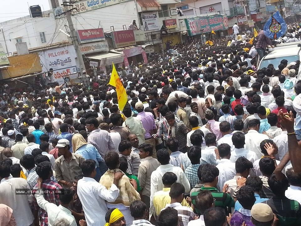 Balakrishna Hindupur Nomination Hungama - 15 / 24 photos