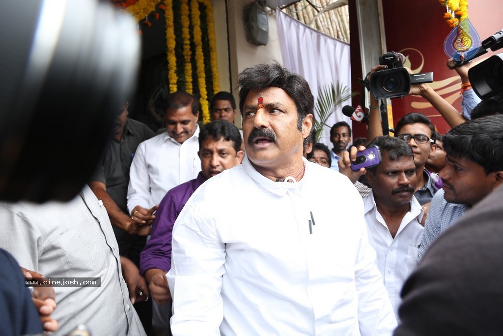 Balakrishna Launches Raju Gari Ruchulu - 38 / 304 photos