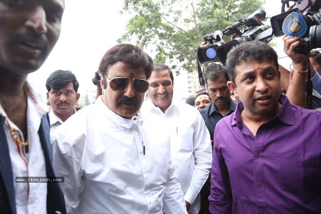 Balakrishna Launches Raju Gari Ruchulu - 87 / 304 photos