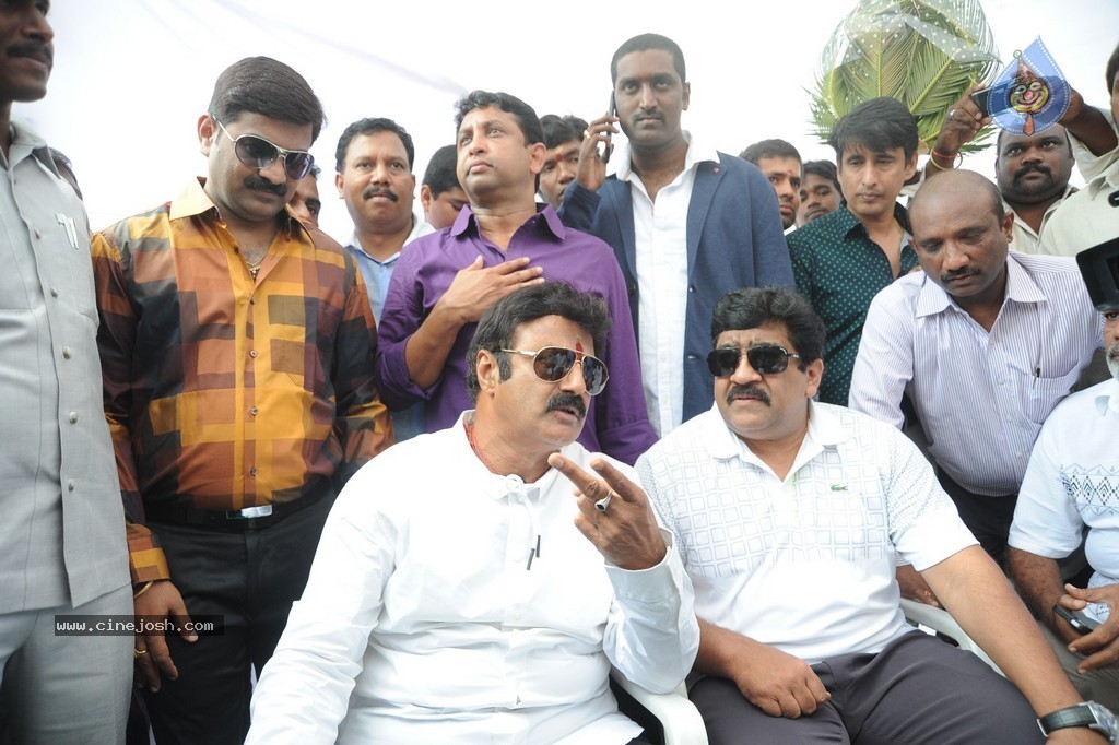 Balakrishna Launches Raju Gari Ruchulu - 266 / 304 photos
