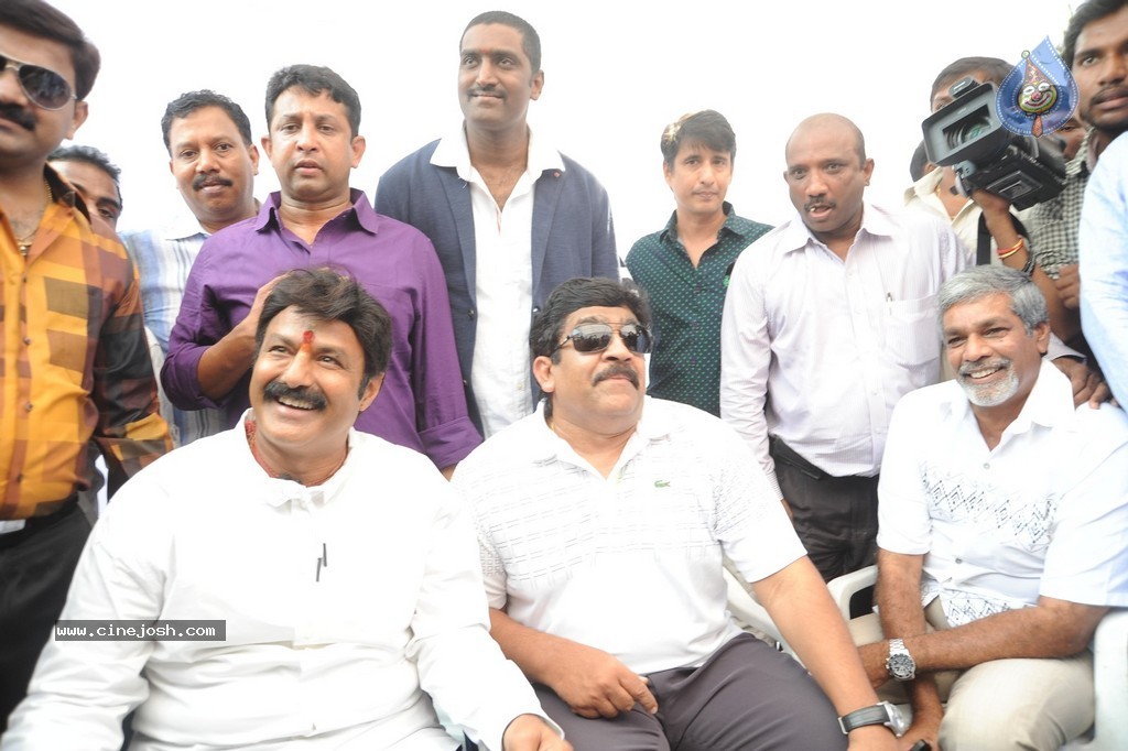 Balakrishna Launches Raju Gari Ruchulu - 275 / 304 photos