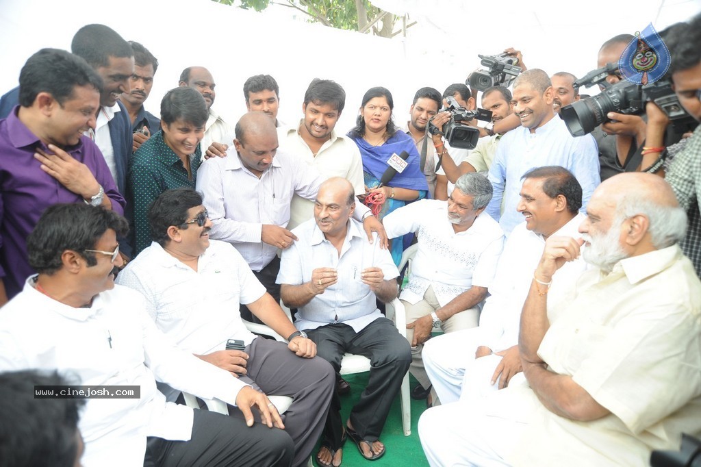 Balakrishna Launches Raju Gari Ruchulu - 279 / 304 photos