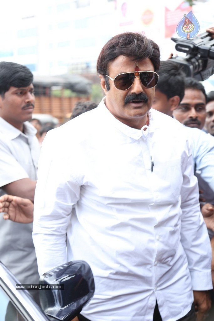Balakrishna Launches Raju Gari Ruchulu - 291 / 304 photos