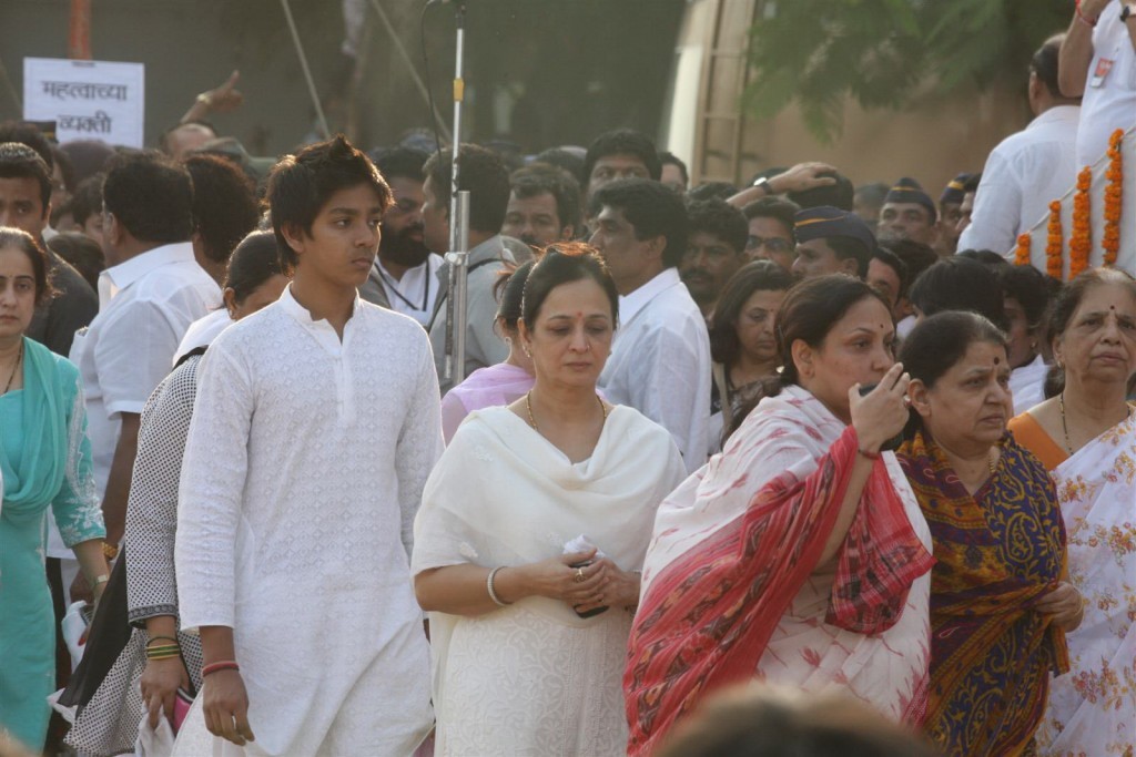 Balasaheb Thackeray Funeral Event - 7 / 95 photos