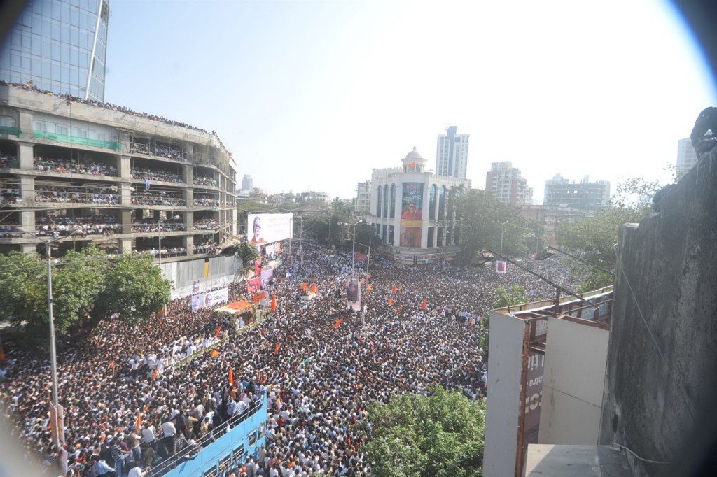 Balasaheb Thackeray Funeral Event - 12 / 95 photos
