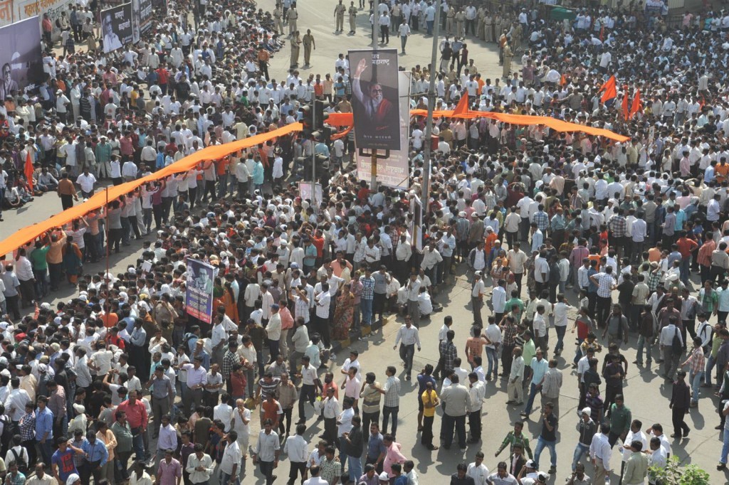 Balasaheb Thackeray Funeral Event - 35 / 95 photos
