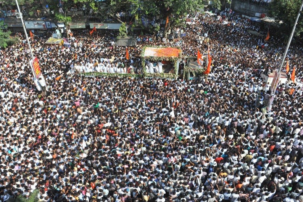 Balasaheb Thackeray Funeral Event - 36 / 95 photos
