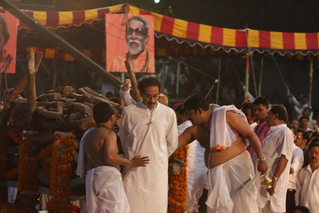 Balasaheb Thackeray Funeral Event - 42 / 95 photos