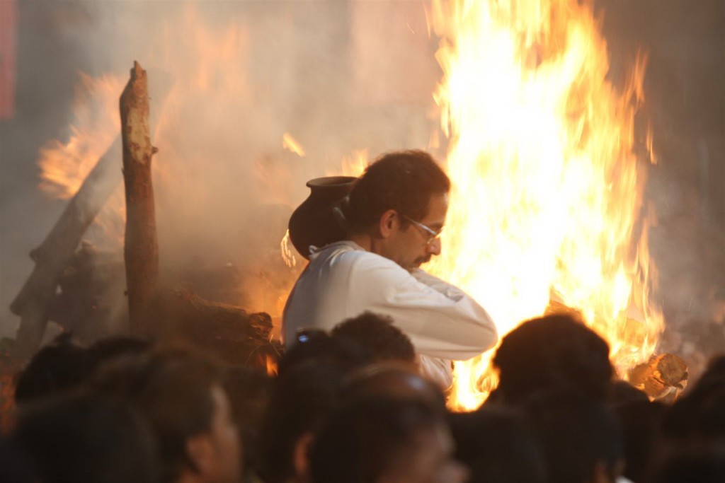 Balasaheb Thackeray Funeral Event - 44 / 95 photos