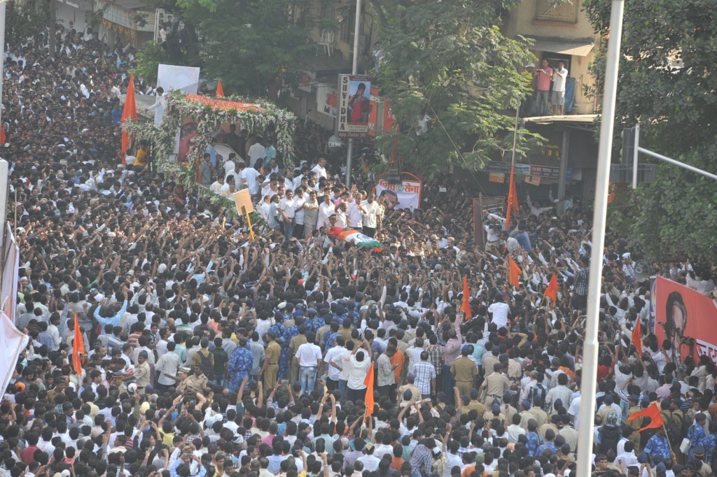 Balasaheb Thackeray Funeral Event - 48 / 95 photos