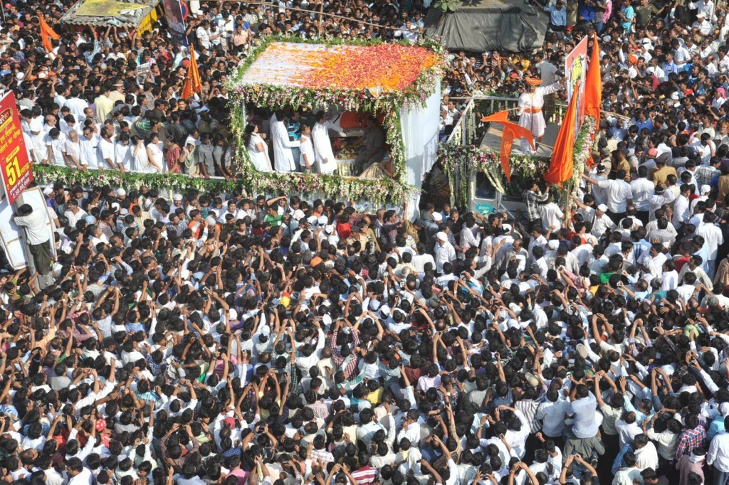 Balasaheb Thackeray Funeral Event - 52 / 95 photos