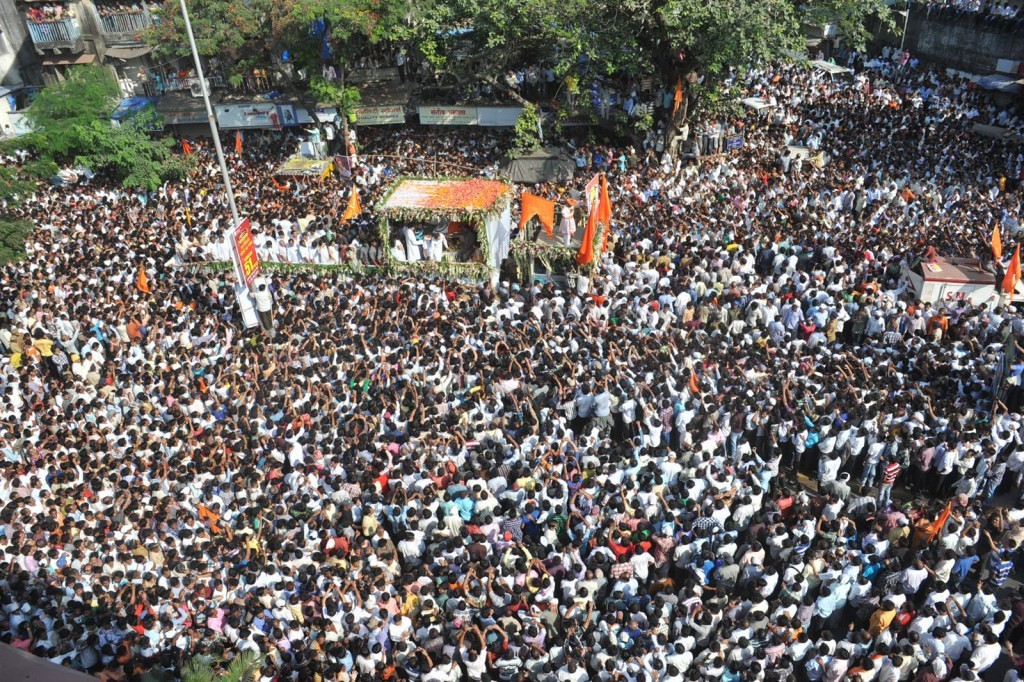 Balasaheb Thackeray Funeral Event - 58 / 95 photos