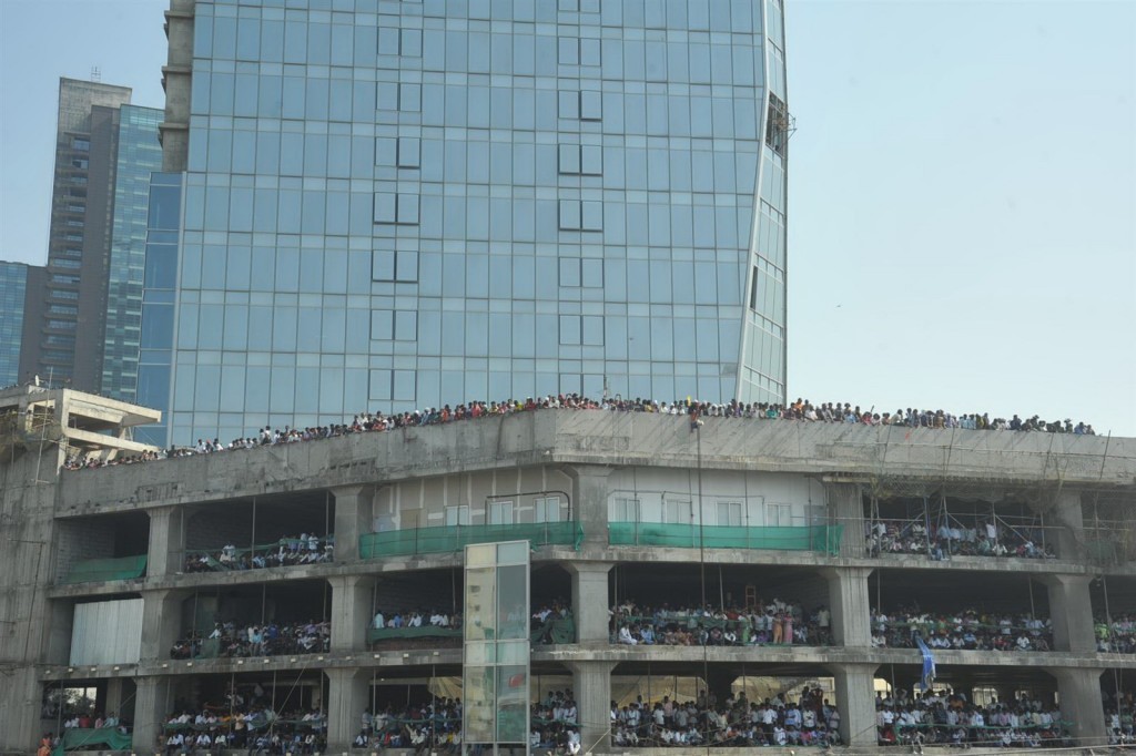 Balasaheb Thackeray Funeral Event - 62 / 95 photos
