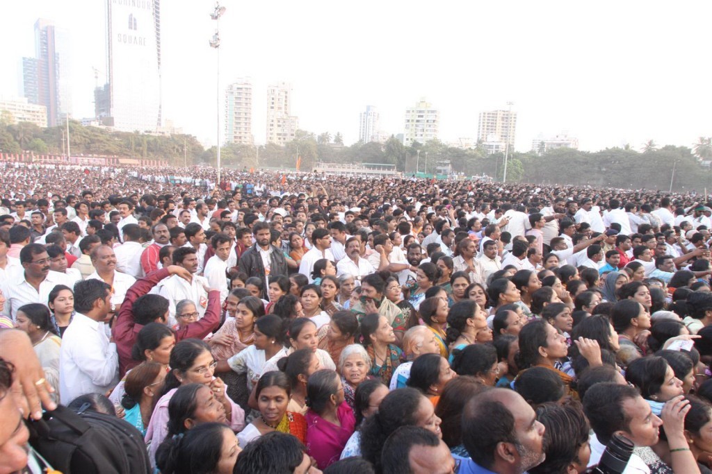 Balasaheb Thackeray Funeral Event - 65 / 95 photos