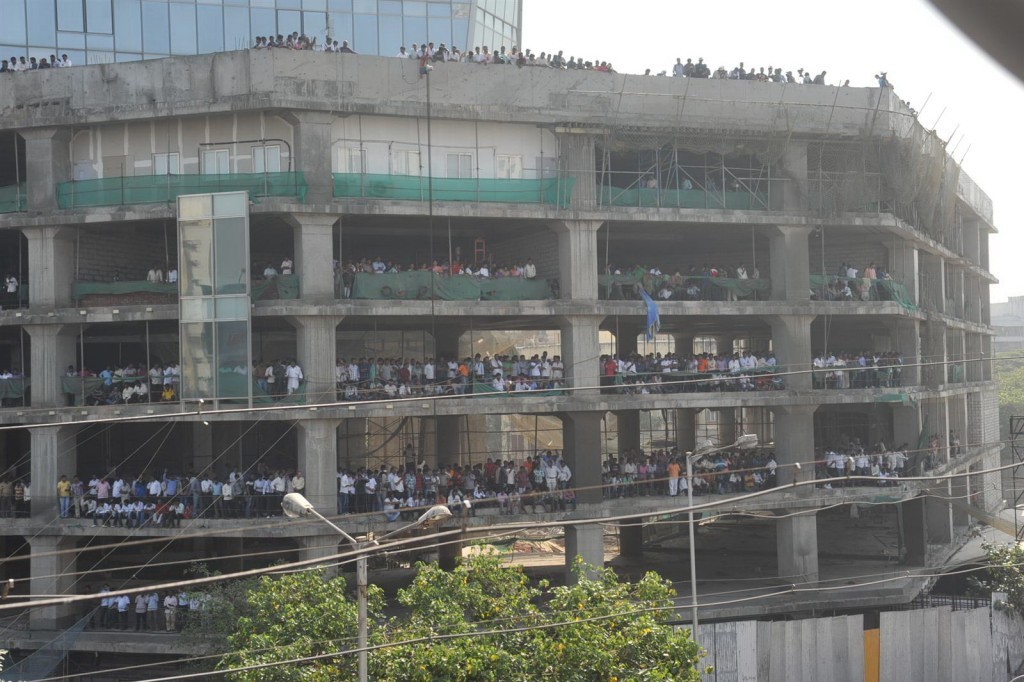 Balasaheb Thackeray Funeral Event - 81 / 95 photos