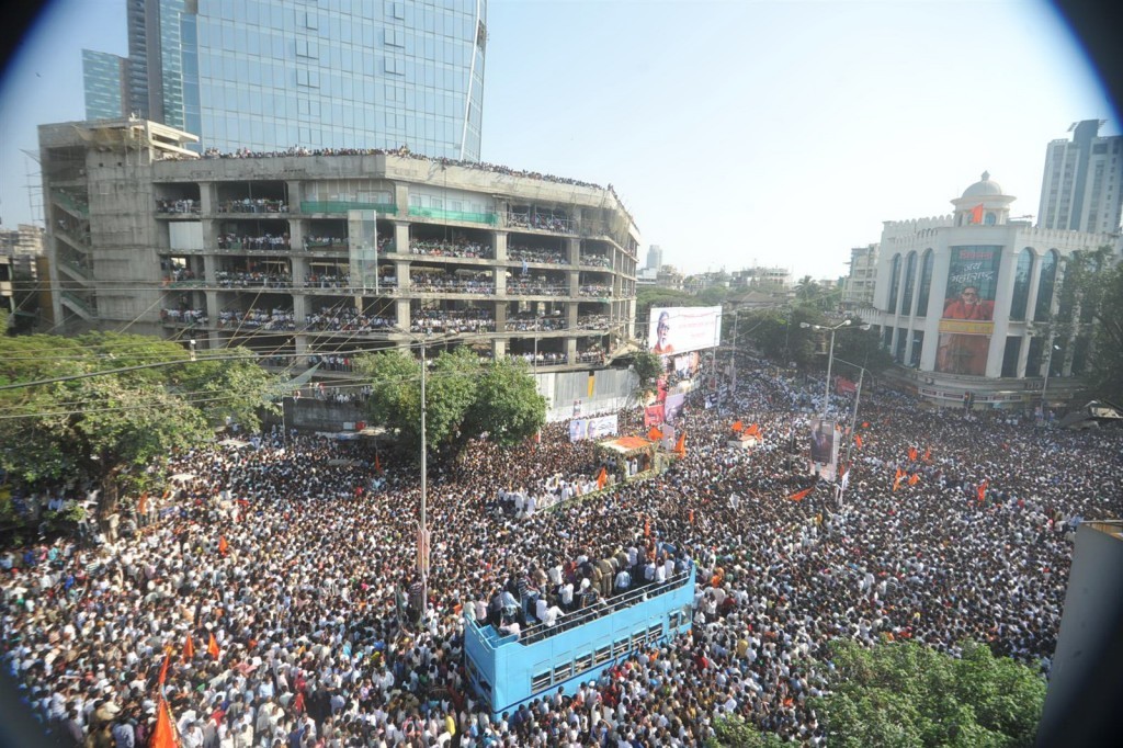 Balasaheb Thackeray Funeral Event - 90 / 95 photos