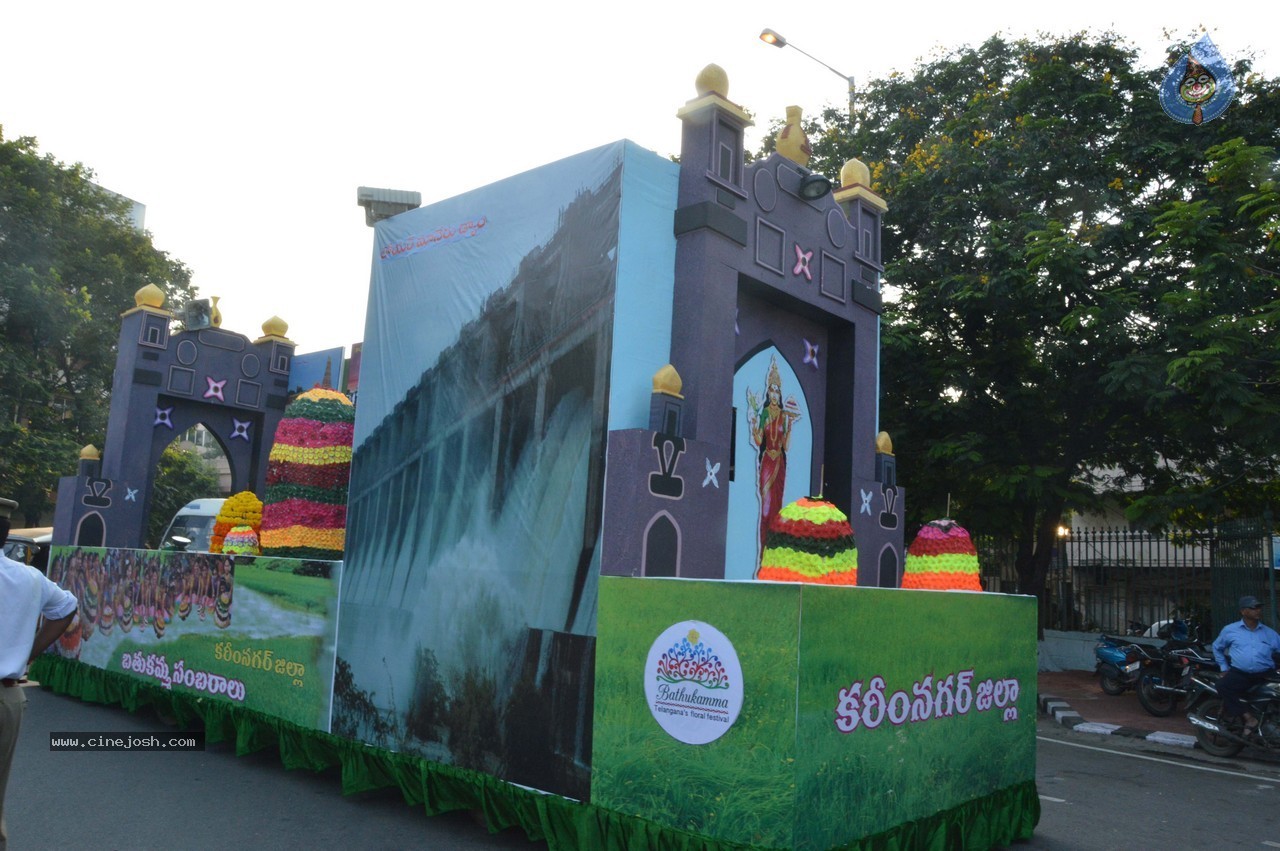 Bathukamma Festival at Tankbund - 18 / 36 photos