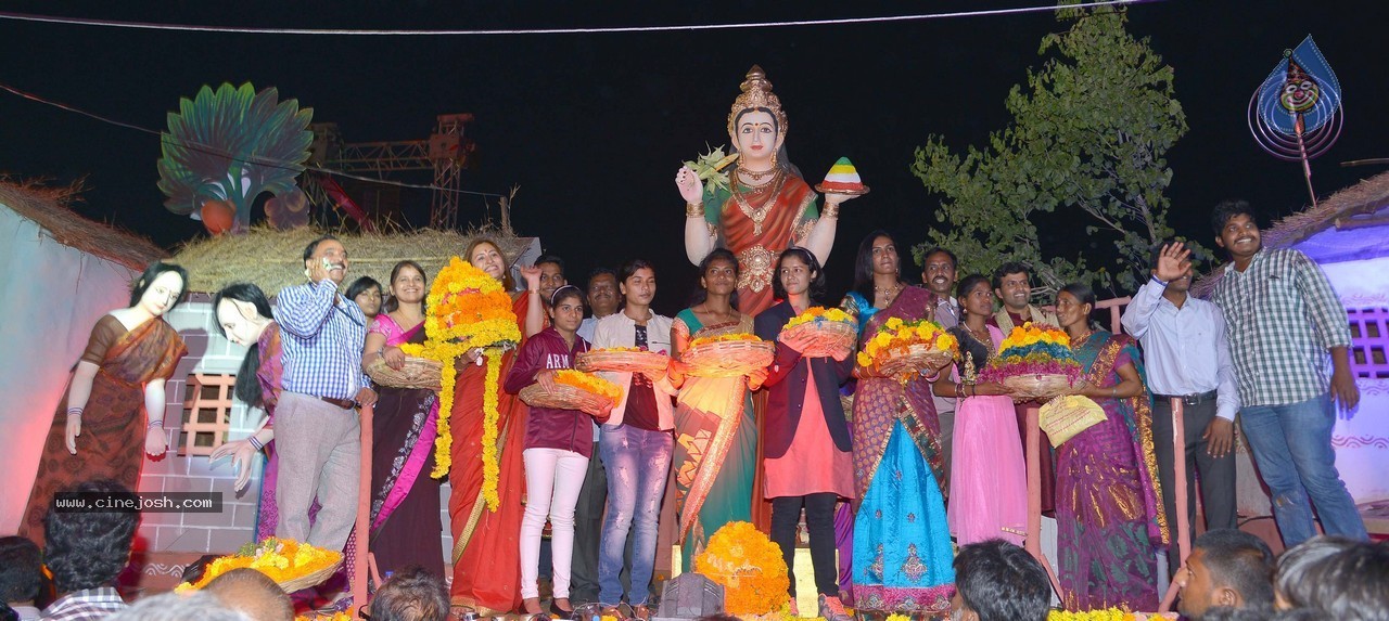 Bathukamma Festival at Tankbund - 21 / 36 photos
