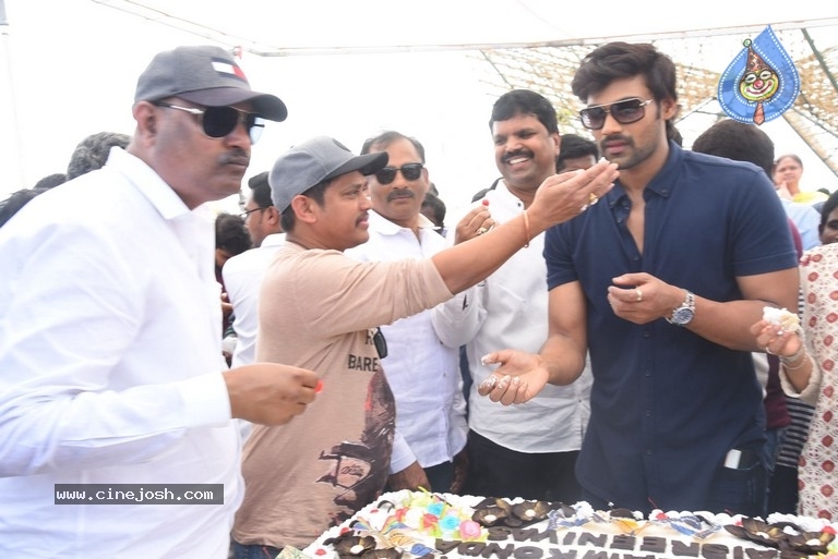 Bellamkonda Srinivas Birthday Celebrations - 15 / 58 photos