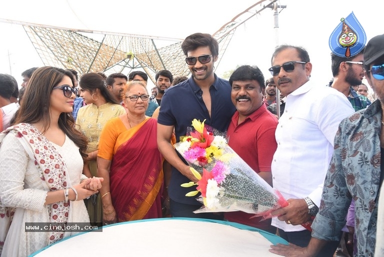 Bellamkonda Srinivas Birthday Celebrations - 21 / 58 photos