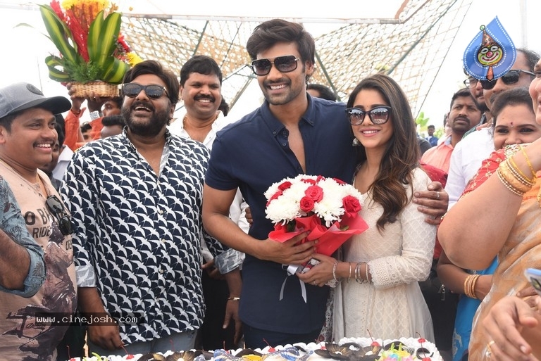 Bellamkonda Srinivas Birthday Celebrations - 40 / 58 photos