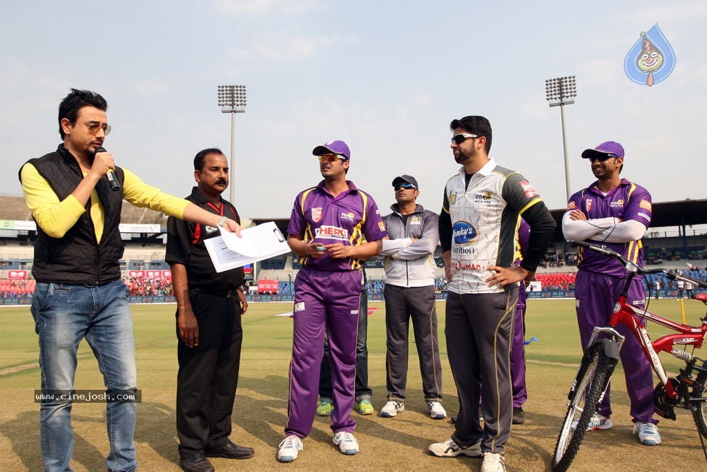 Bengal Tigers Vs Mumbai Heroes Match - 2 / 216 photos